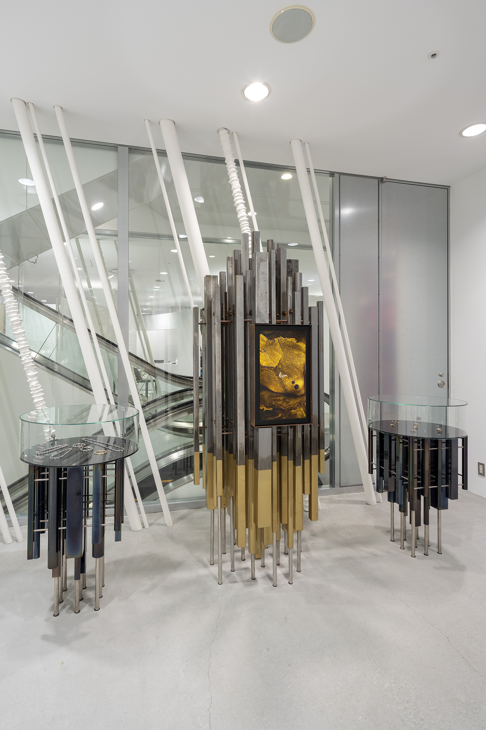 DOVER STREET MARKET GINZA hum Installation02