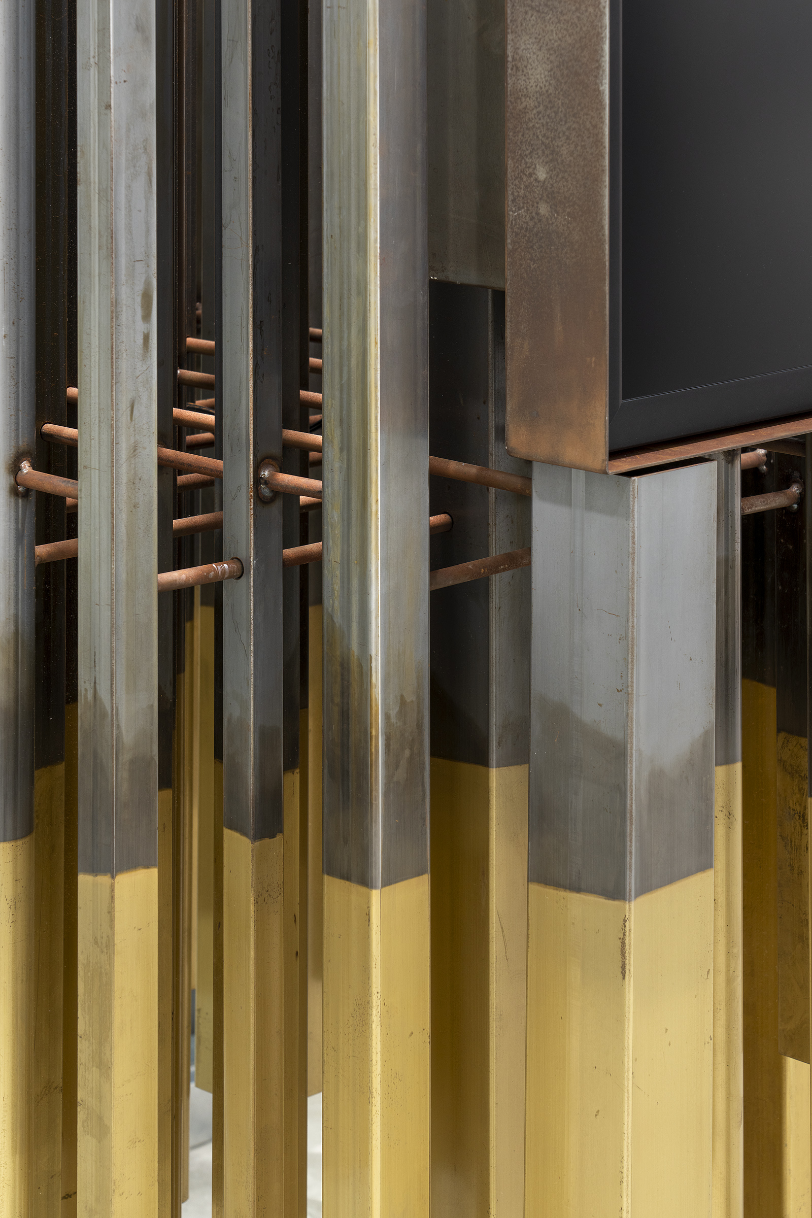 DOVER STREET MARKET GINZA hum Installation05