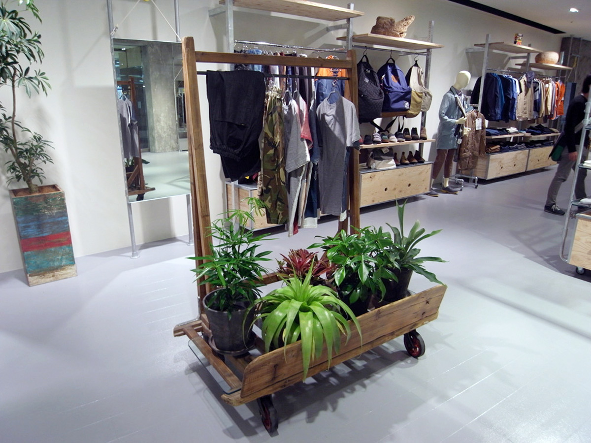 WHO'S WHO gallery namba CITY04